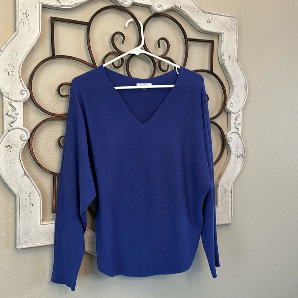 Beautiful sweater never worn